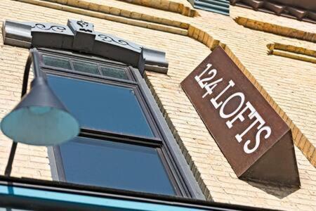 Hip Urban Loft-Small Town Charm-124 Lofts #2 West Dundee Ngoại thất bức ảnh