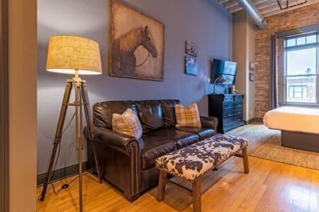 Hip Urban Loft-Small Town Charm-124 Lofts #2 West Dundee Ngoại thất bức ảnh